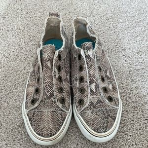 Blowfih Malibu Slip on Snake Skin Size 7